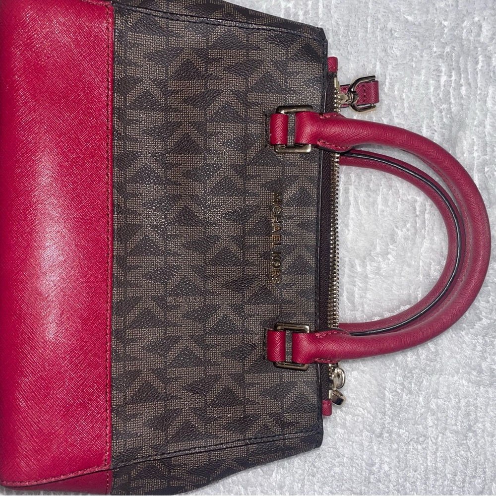 Michael Kors Purse - Picture 1 of 4
